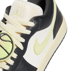 Air Jordan 1 Low SE Womens