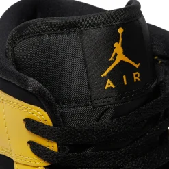 Air Jordan 1 Mid SE