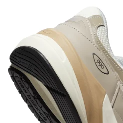New Balance Made in USA 990v6