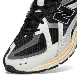 New Balance 1906R