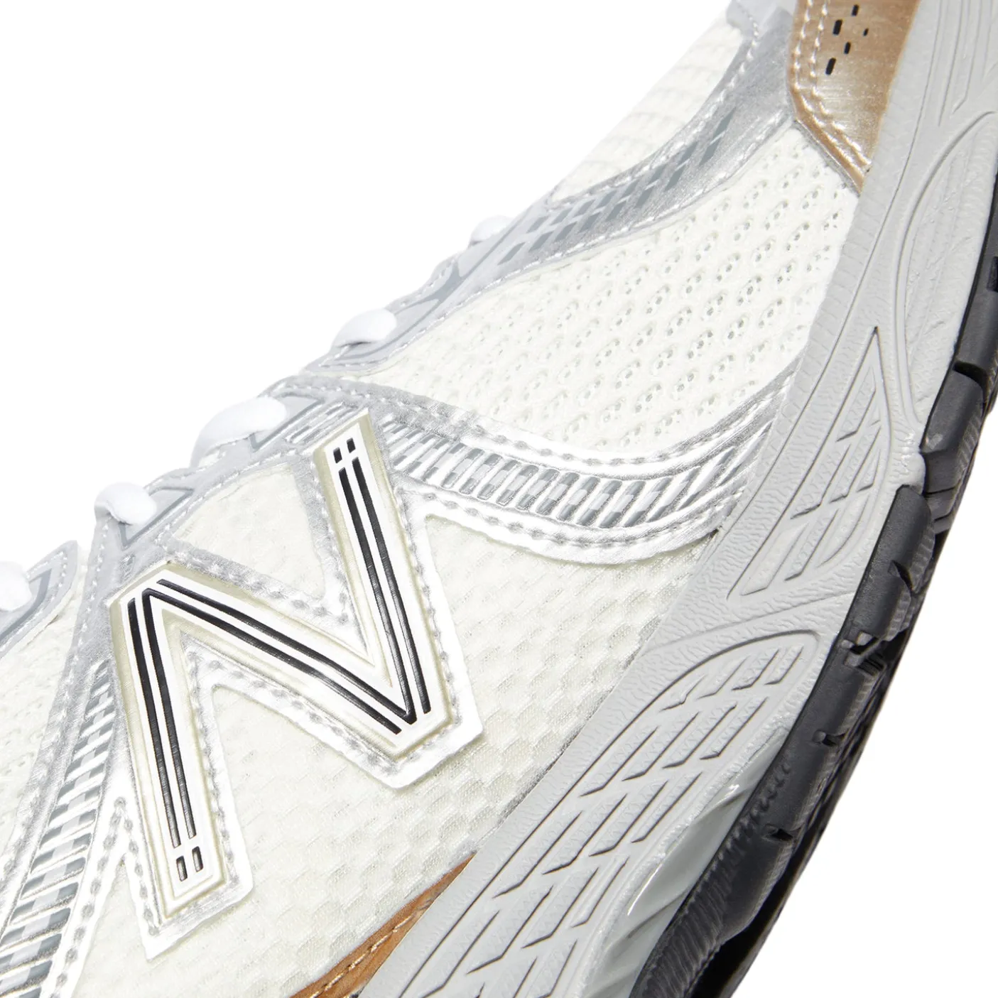 New Balance 860v2