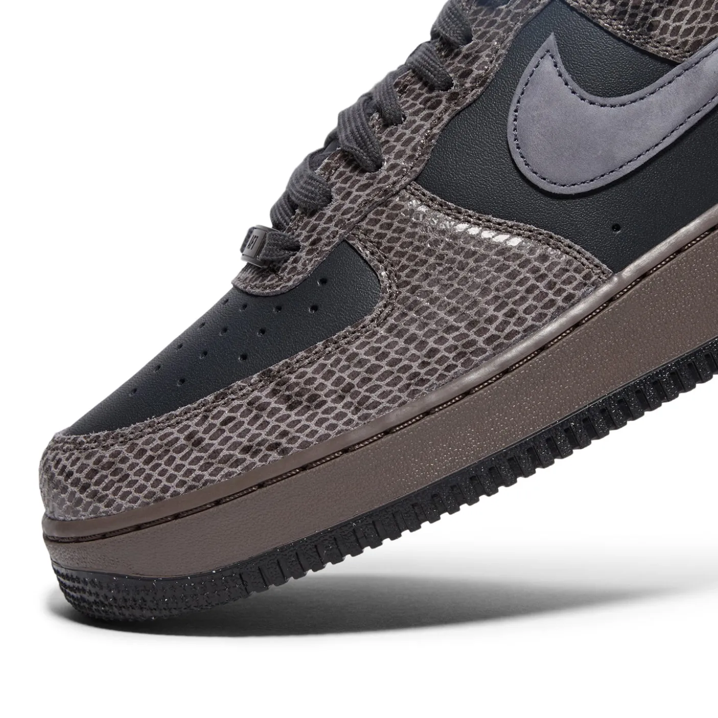 Nike Air Force 1 '07 LV8