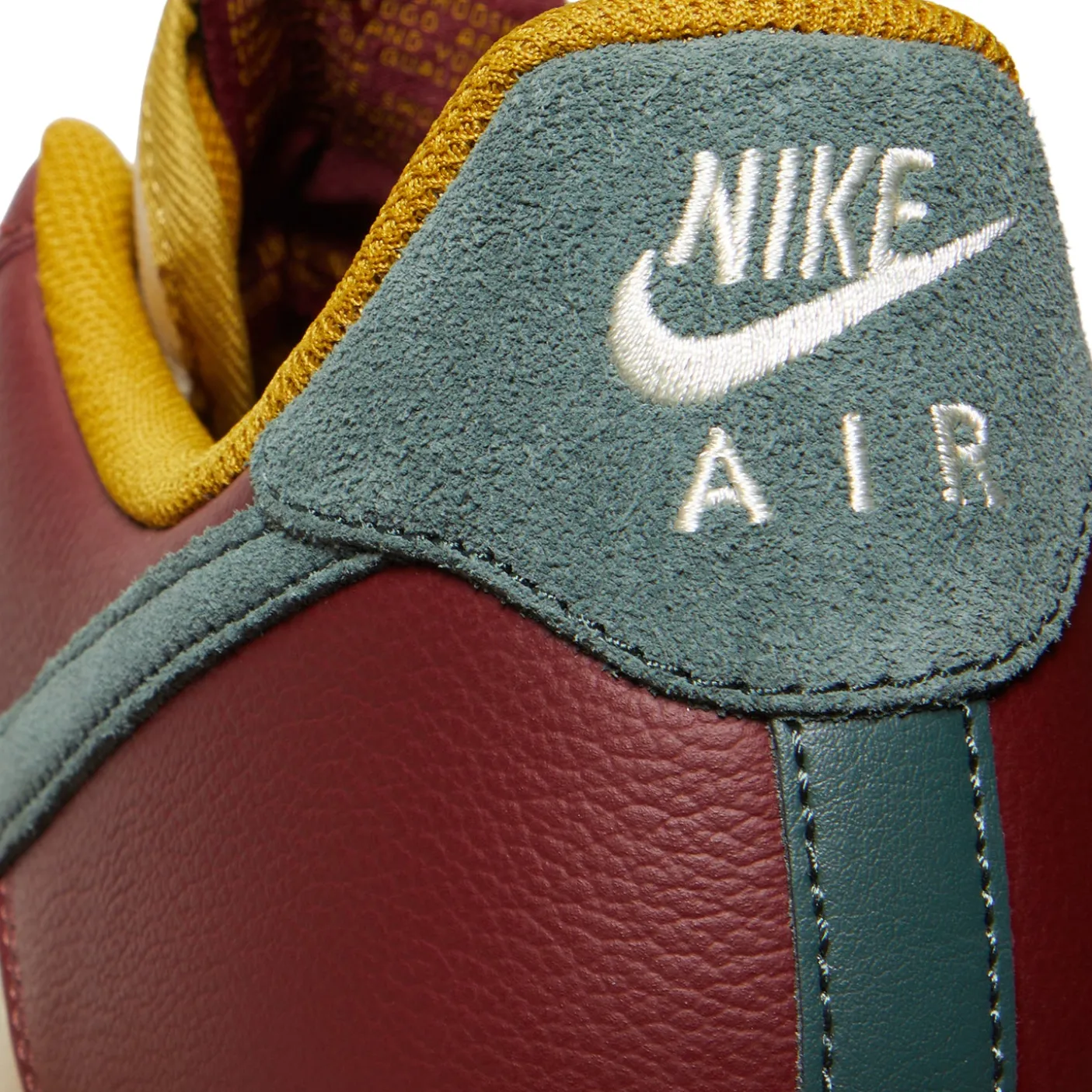 Nike Air Force 1 '07 LV8