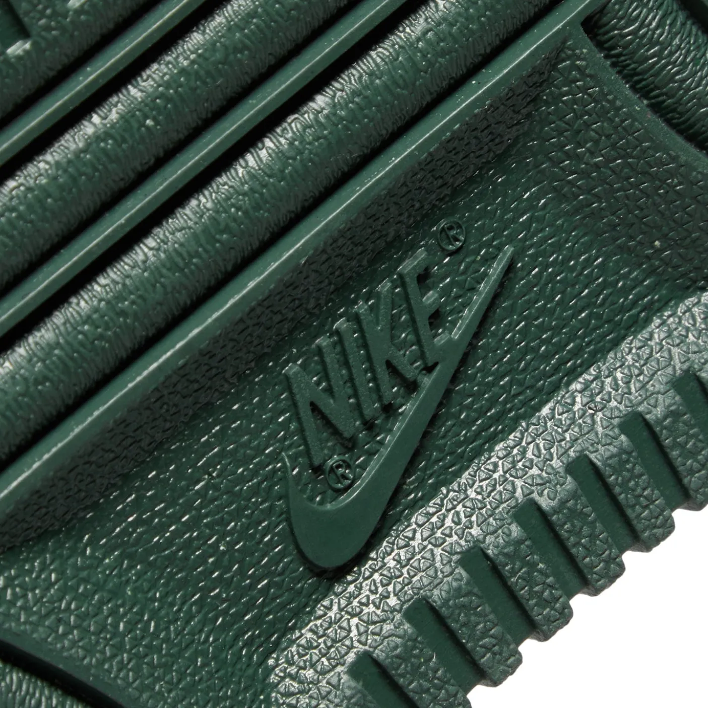 Nike Air Force 1 '07 LV8