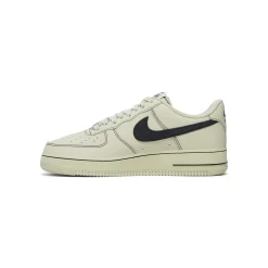 Nike Air Force 1 '07 LV8