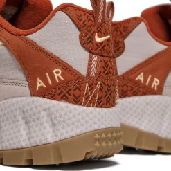 Nike Air Humara FM