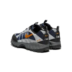 Nike Air Humara QS