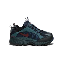 Nike Air Humara QS