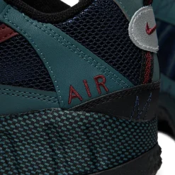 Nike Air Humara QS