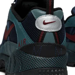 Nike Air Humara QS