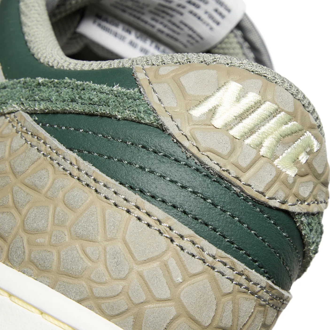Nike Dunk Low Retro PRM