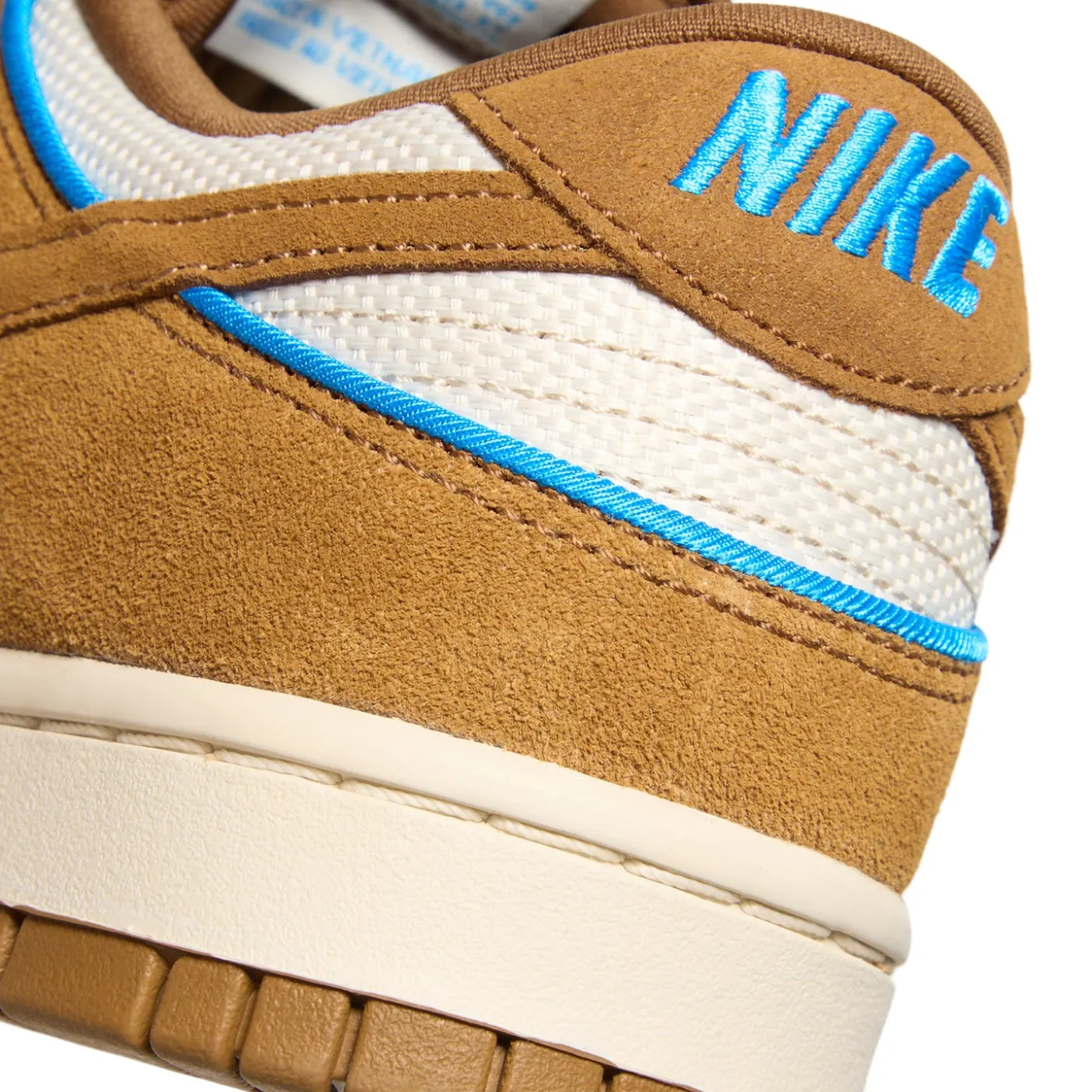 Nike Dunk Low Retro PRM