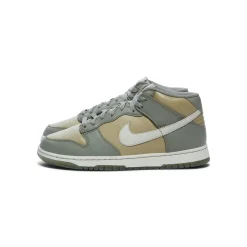 Nike Dunk Mid