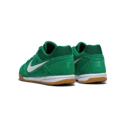Nike Gato