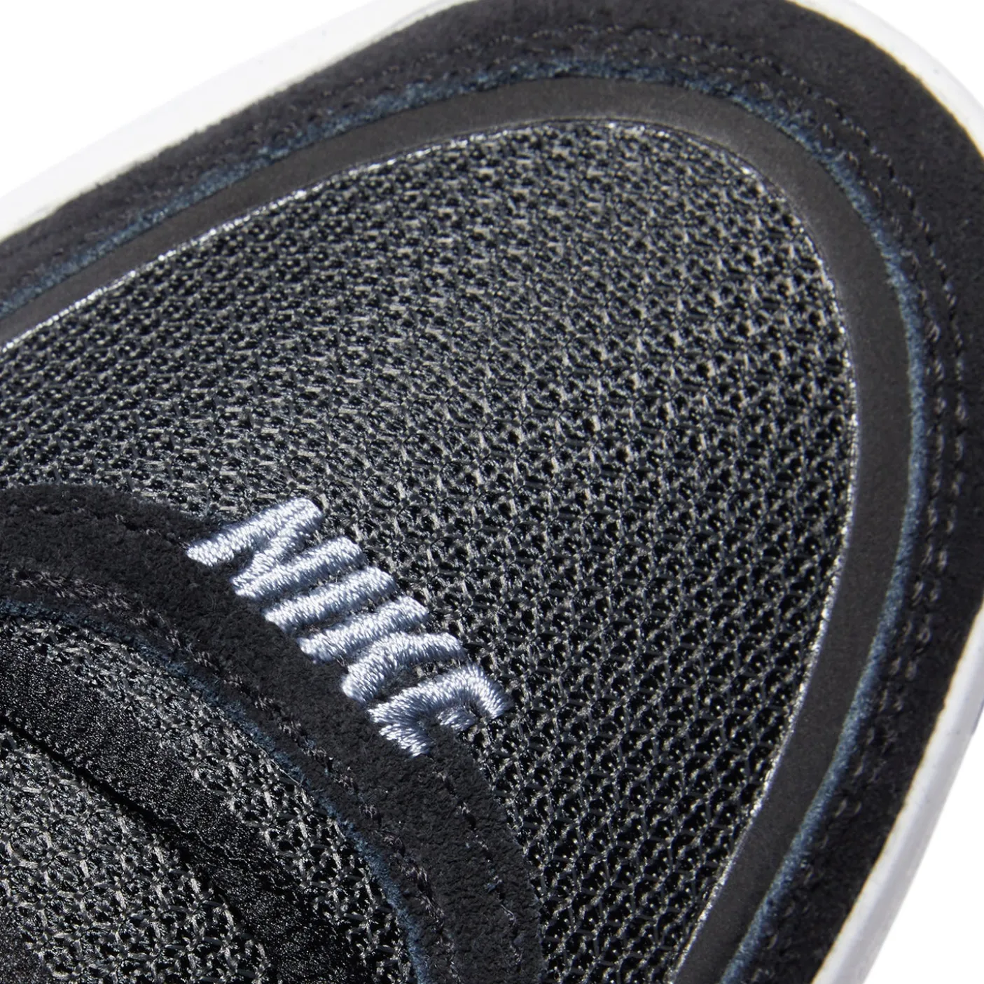 Nike kids SB Burnside