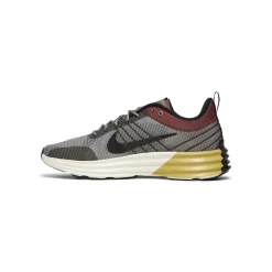 Nike Lunar Roam SE
