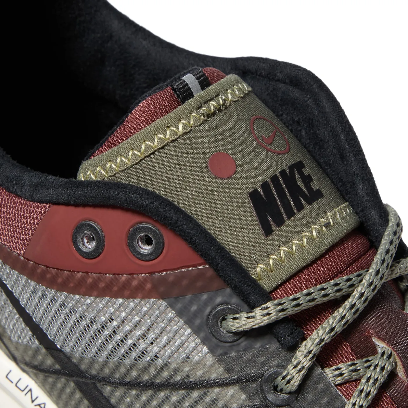 Nike Lunar Roam SE