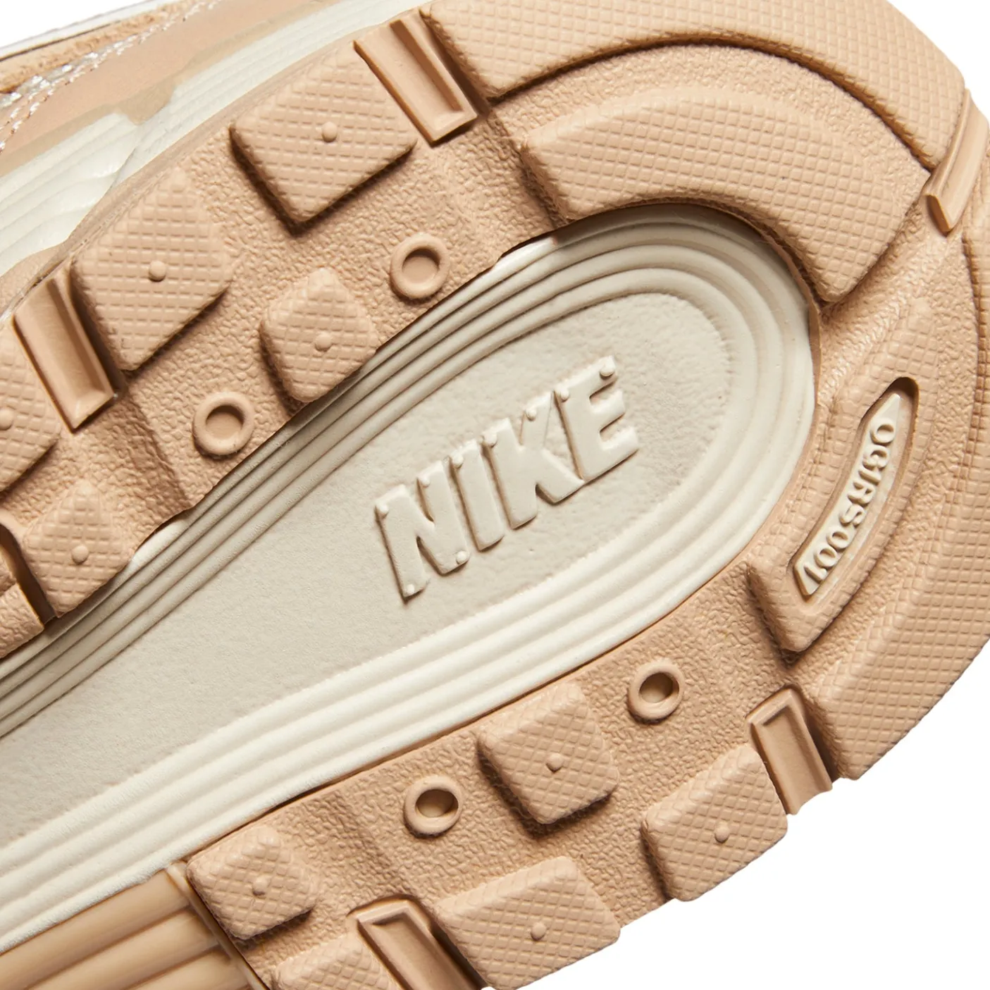 Nike P-6000 PRM