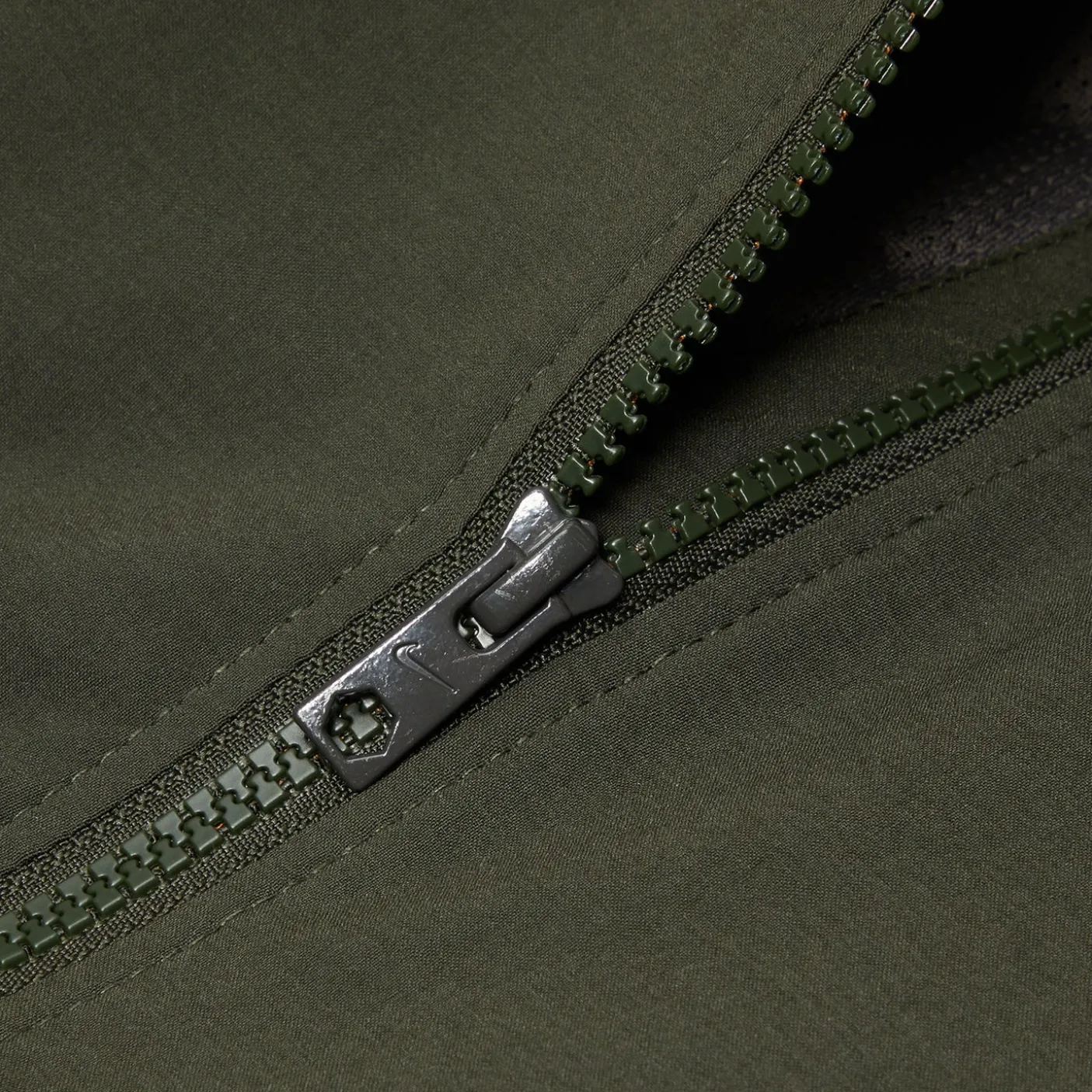 Nike SB Dri-FIT Full-Zip Woven Skate Jacket
