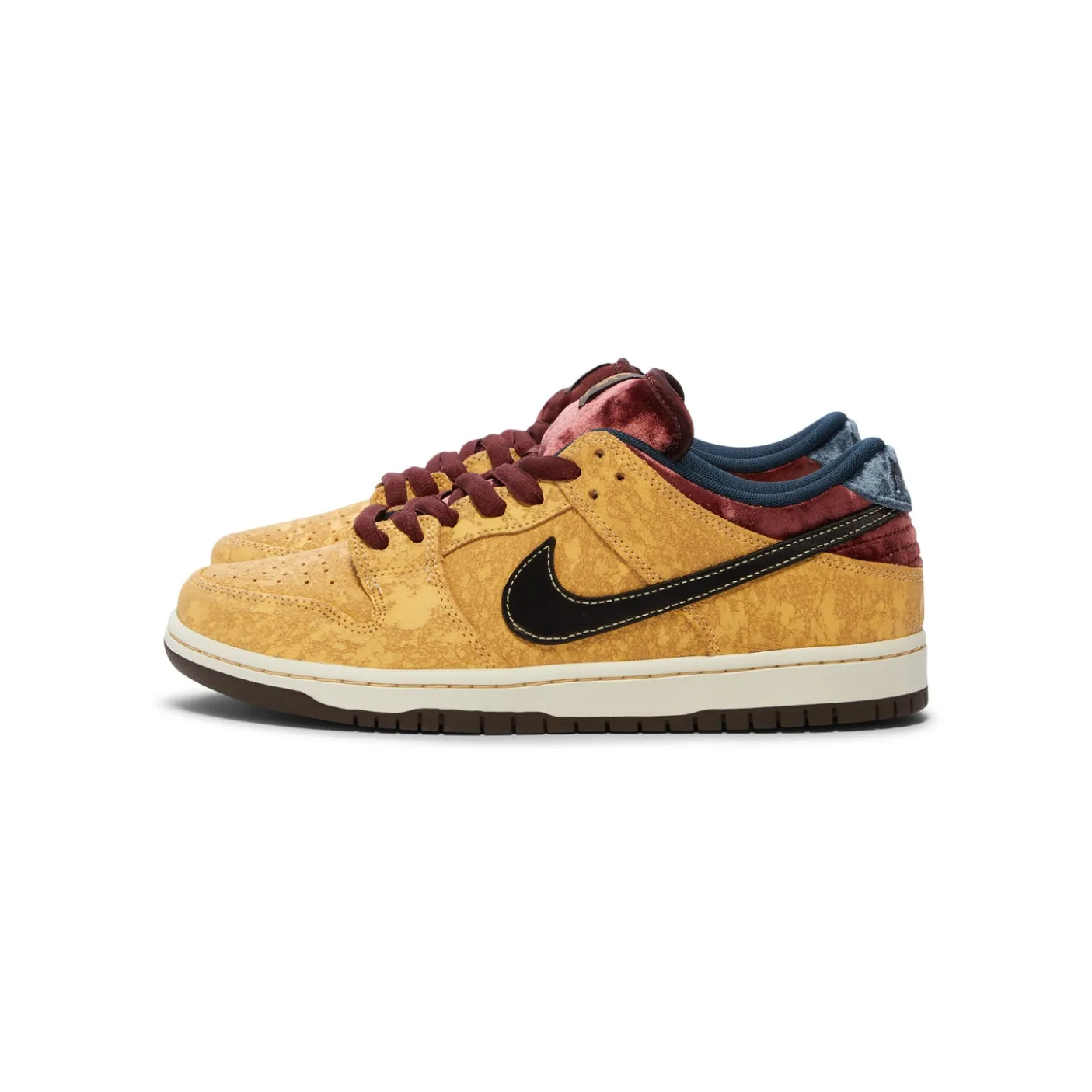 Nike SB Dunk Low Pro