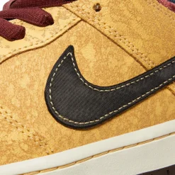 Nike SB Dunk Low Pro