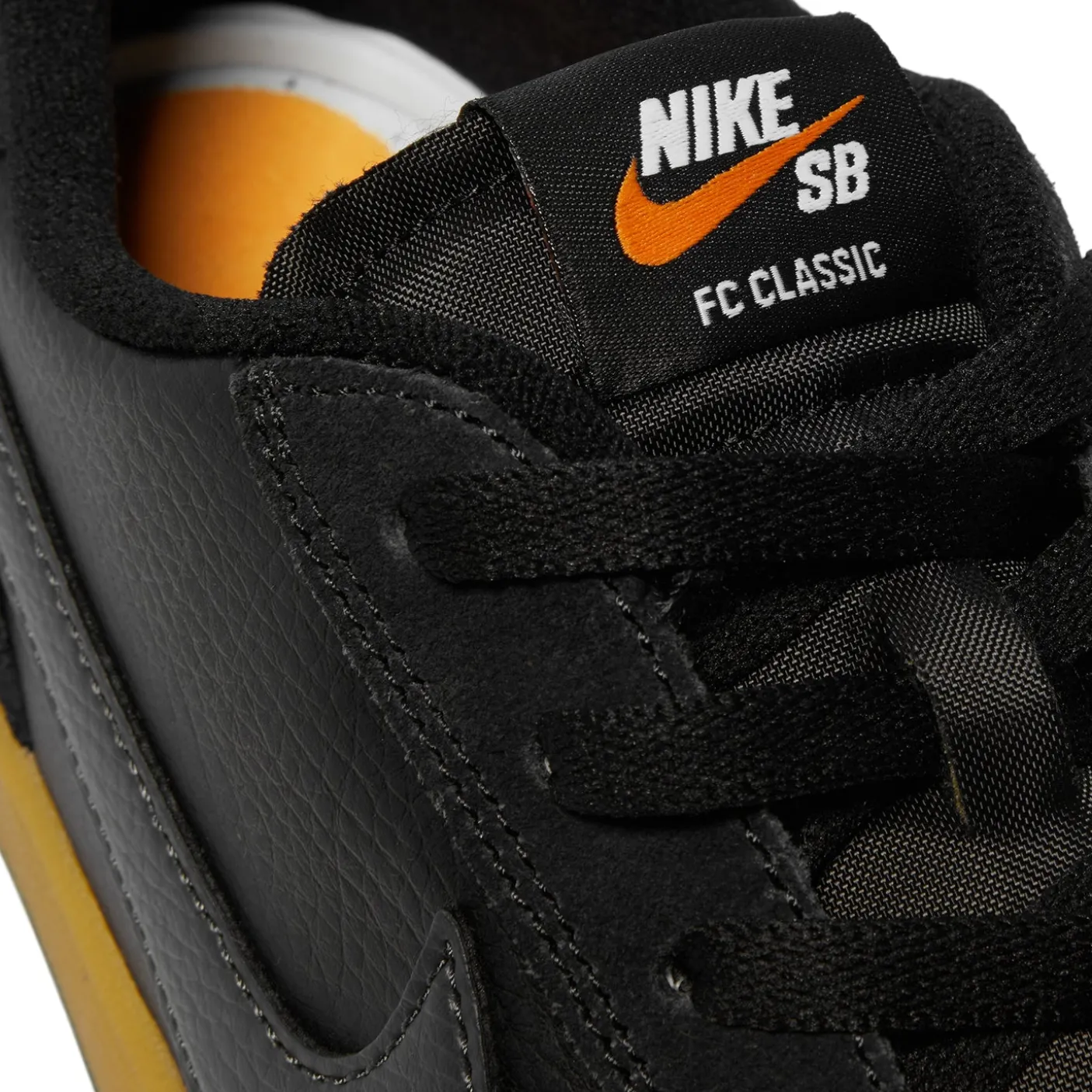 Nike SB FC Classic