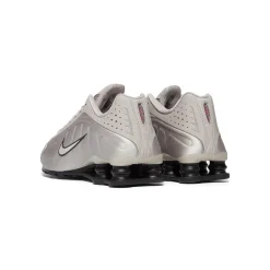 Nike Shox R4