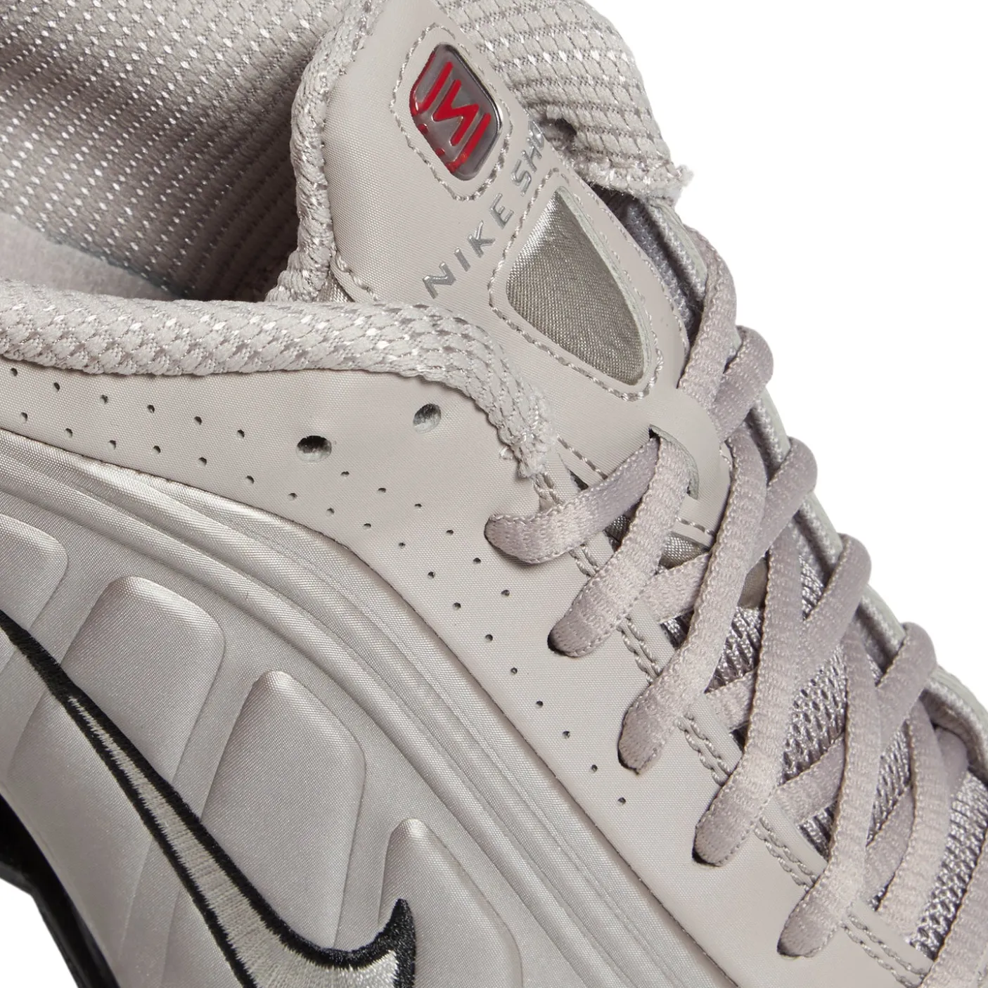 Nike Shox R4