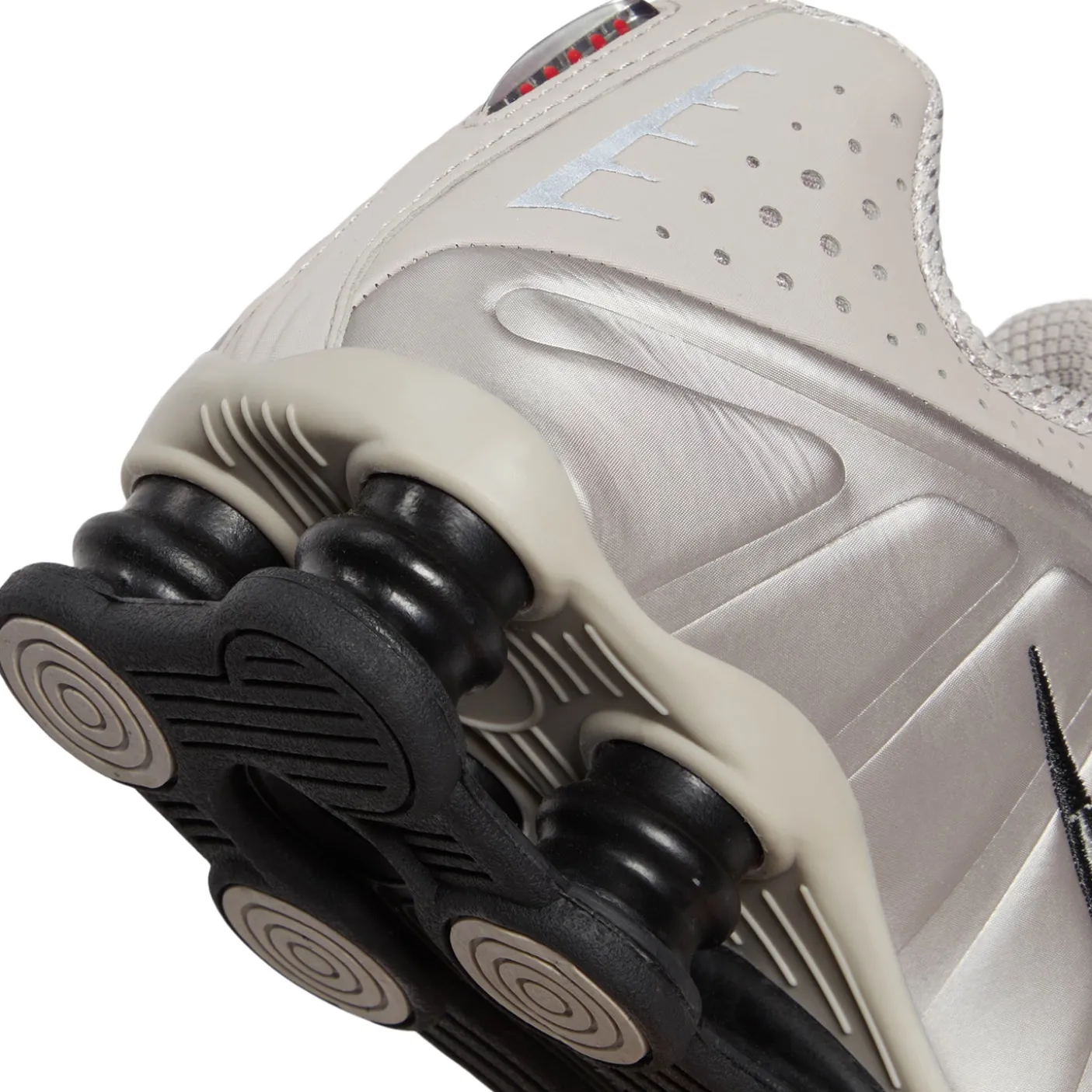 Nike Shox R4