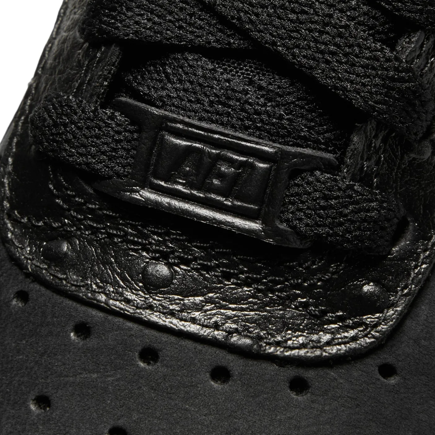 Nike Womens Air Force 1 '07 LX