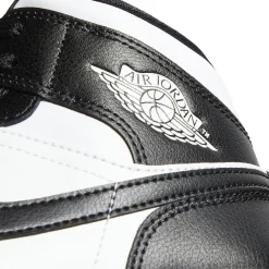 Nike Womens Air Jordan 1 Mid