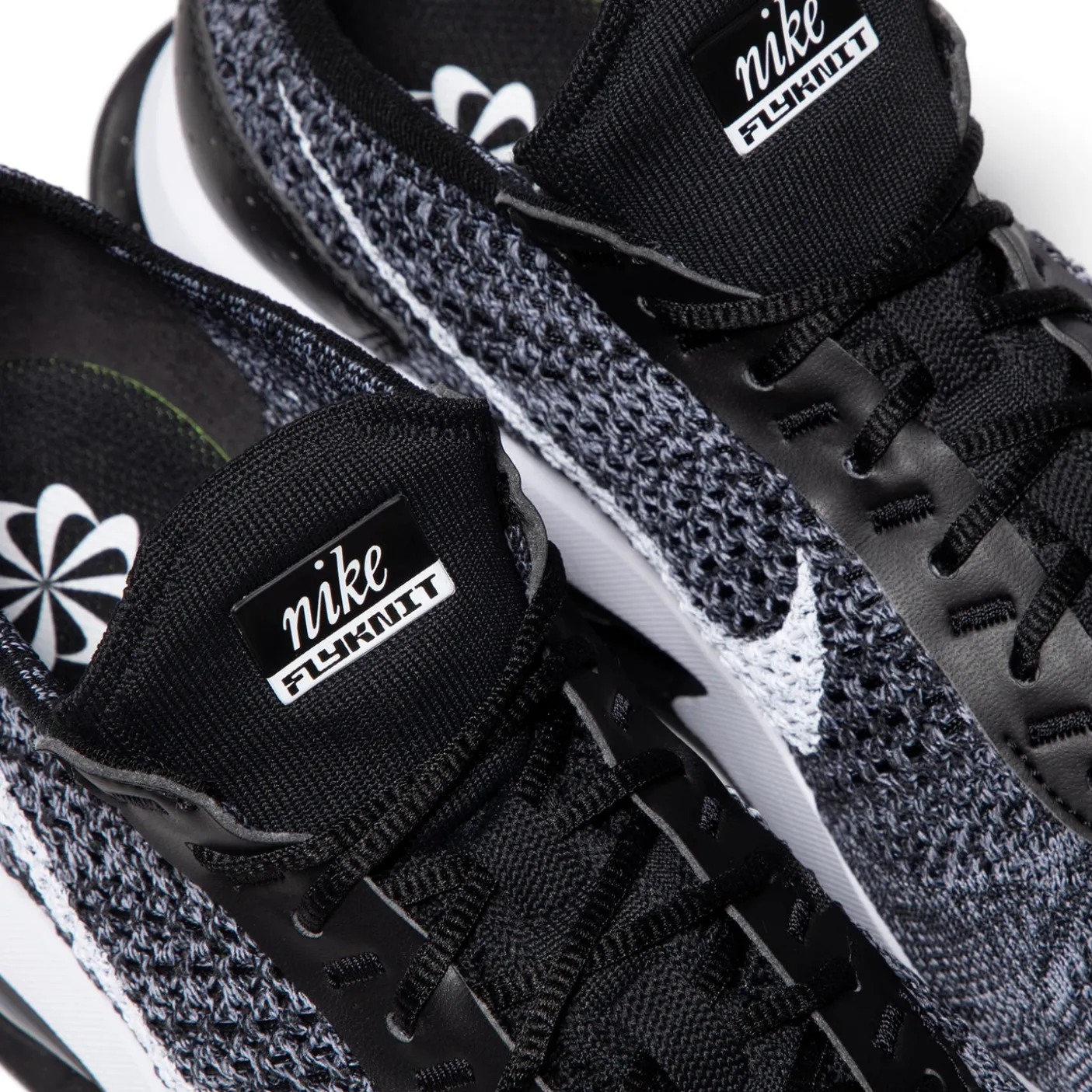 Nike Womens Air Max Flyknit Racer