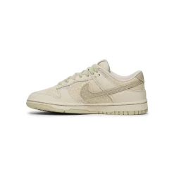 Nike Womens Dunk Low