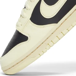Nike Womens Dunk Low