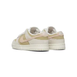Nike Womens Dunk Low