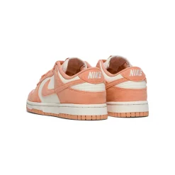 Nike Womens Dunk Low