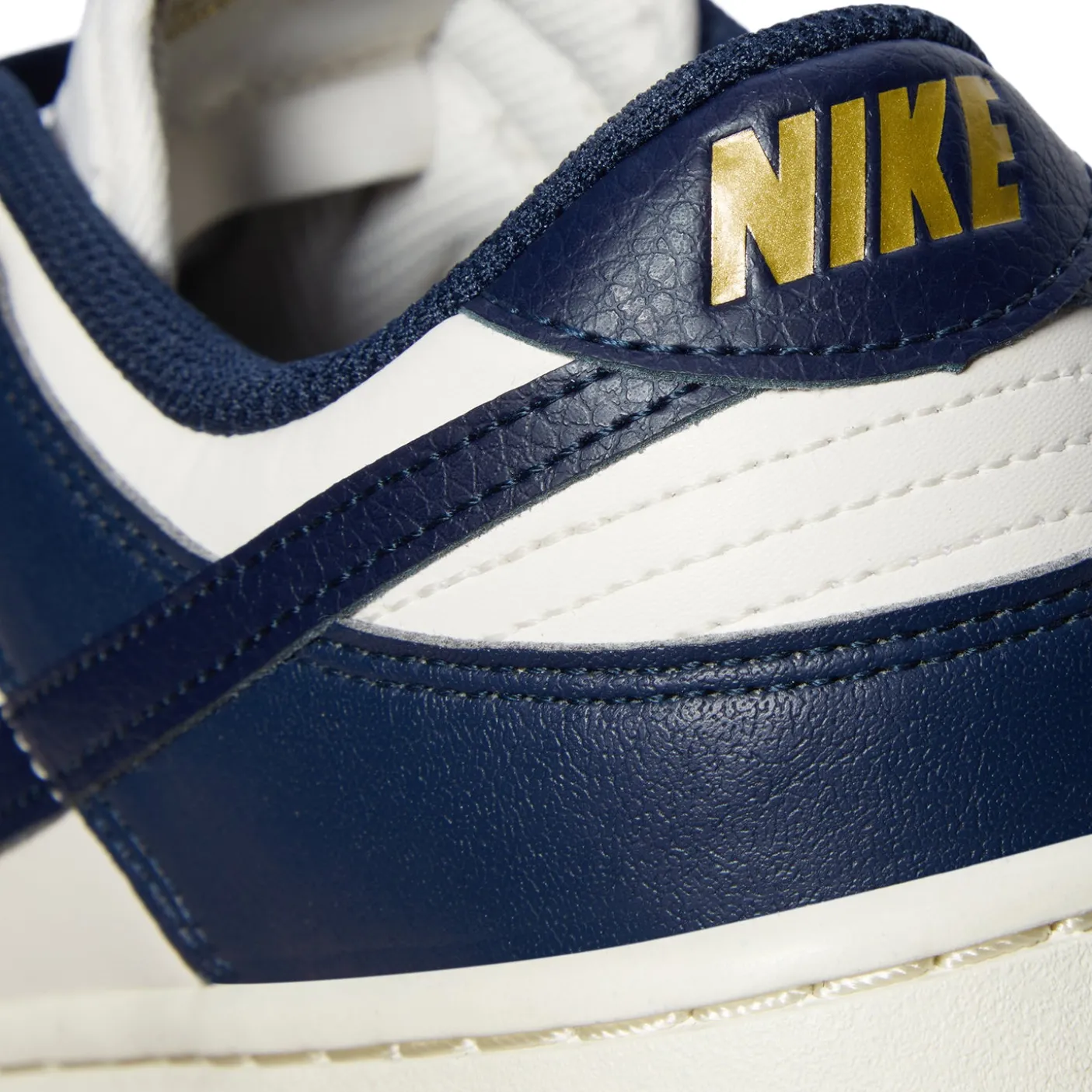 Nike Womens Dunk Low NN