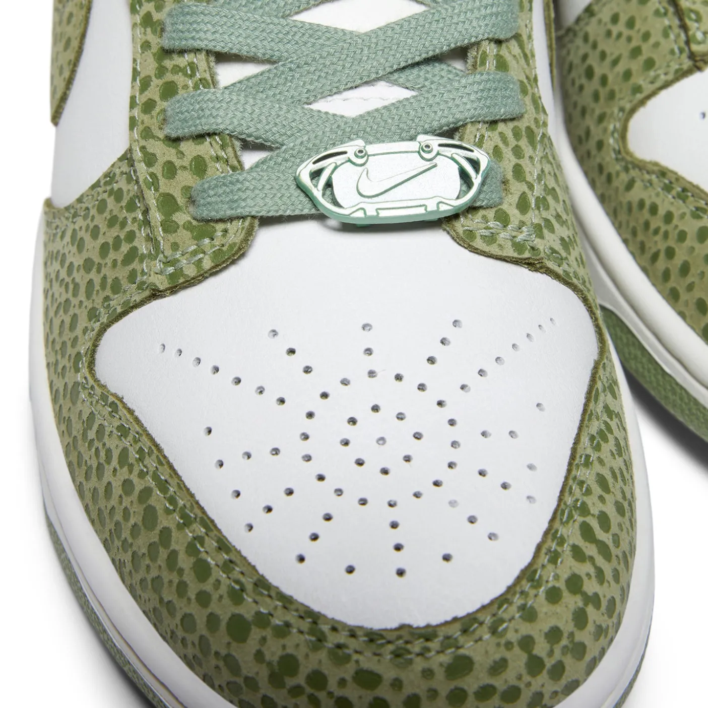 Nike Womens Dunk Low PRM