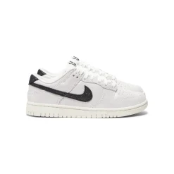 Nike Womens Dunk Low SE