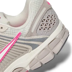 Nike Womens Nike Zoom Vomero 5