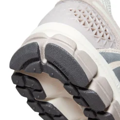 Nike Womens Nike Zoom Vomero 5