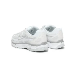 Nike Womens P-6000