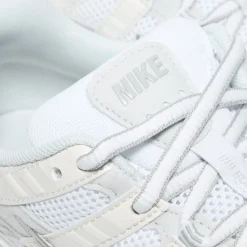 Nike Womens P-6000