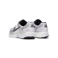 Nike Womens Vomero 5