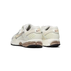 Nike Womens Zoom Vomero 5