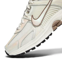 Nike Womens Zoom Vomero 5