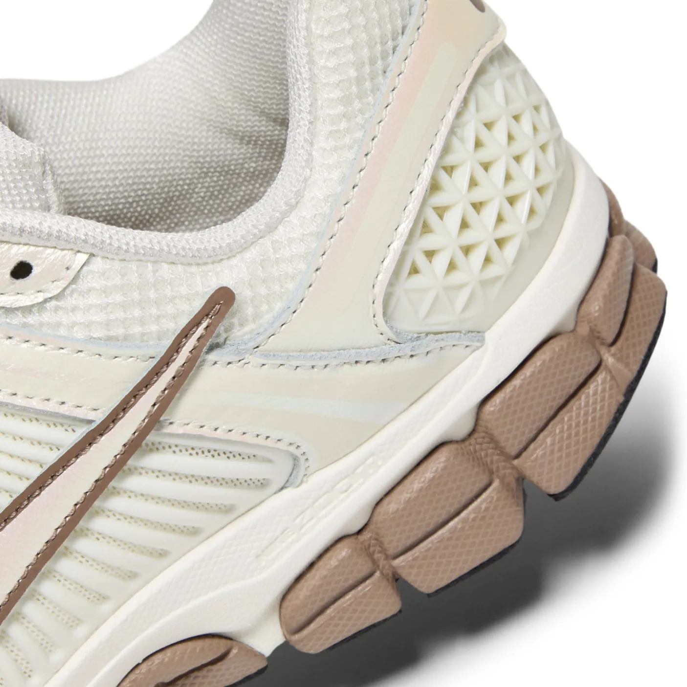 Nike Womens Zoom Vomero 5
