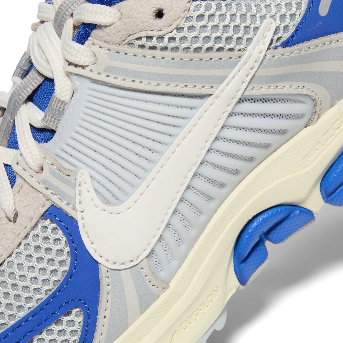 Nike Womens Zoom Vomero 5