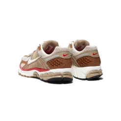 Nike Womens Zoom Vomero 5
