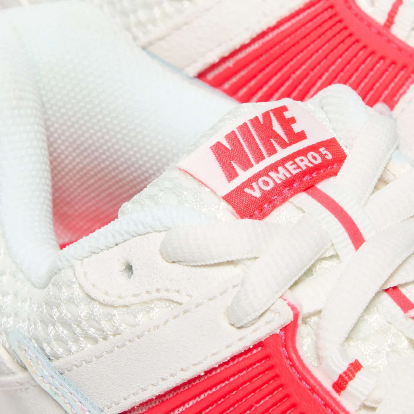 Nike Womens Zoom Vomero 5